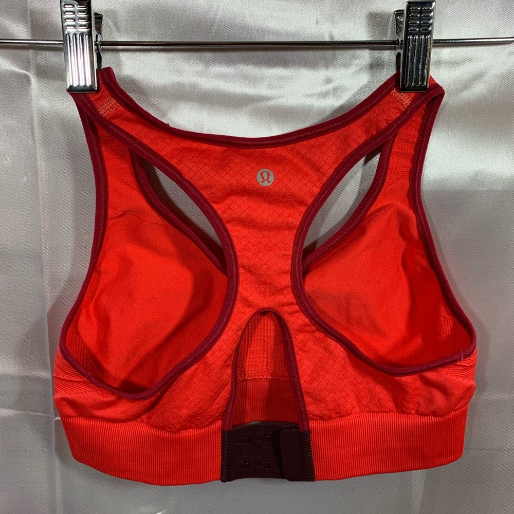 Lululemon Sports Bra Red/Orange w hook Eye closure